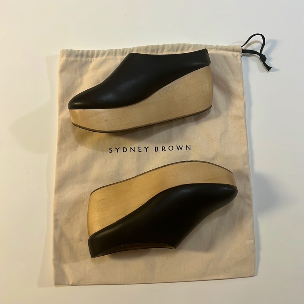 Sydney Brown Black Vegan Leather and Sustainable Wood Clog, Size 9/40